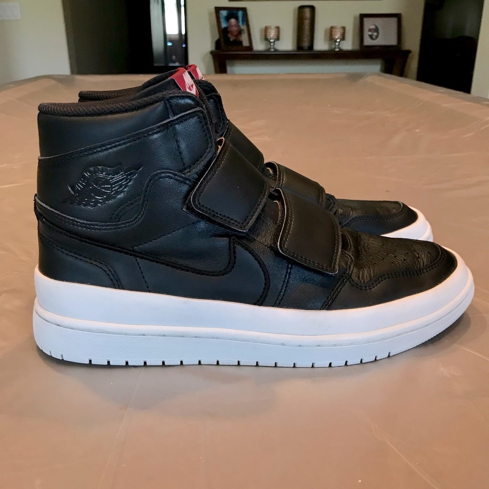 Nike Men’s Black High-Top Velcro Sneakers